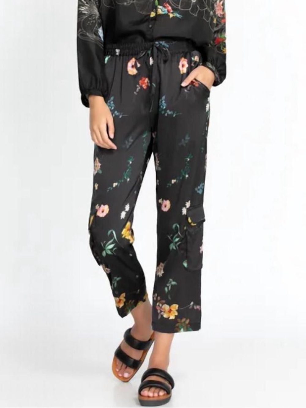 Johnny Was || Houstein Kelly Cargo Pants Silk Floral Black Gray Small